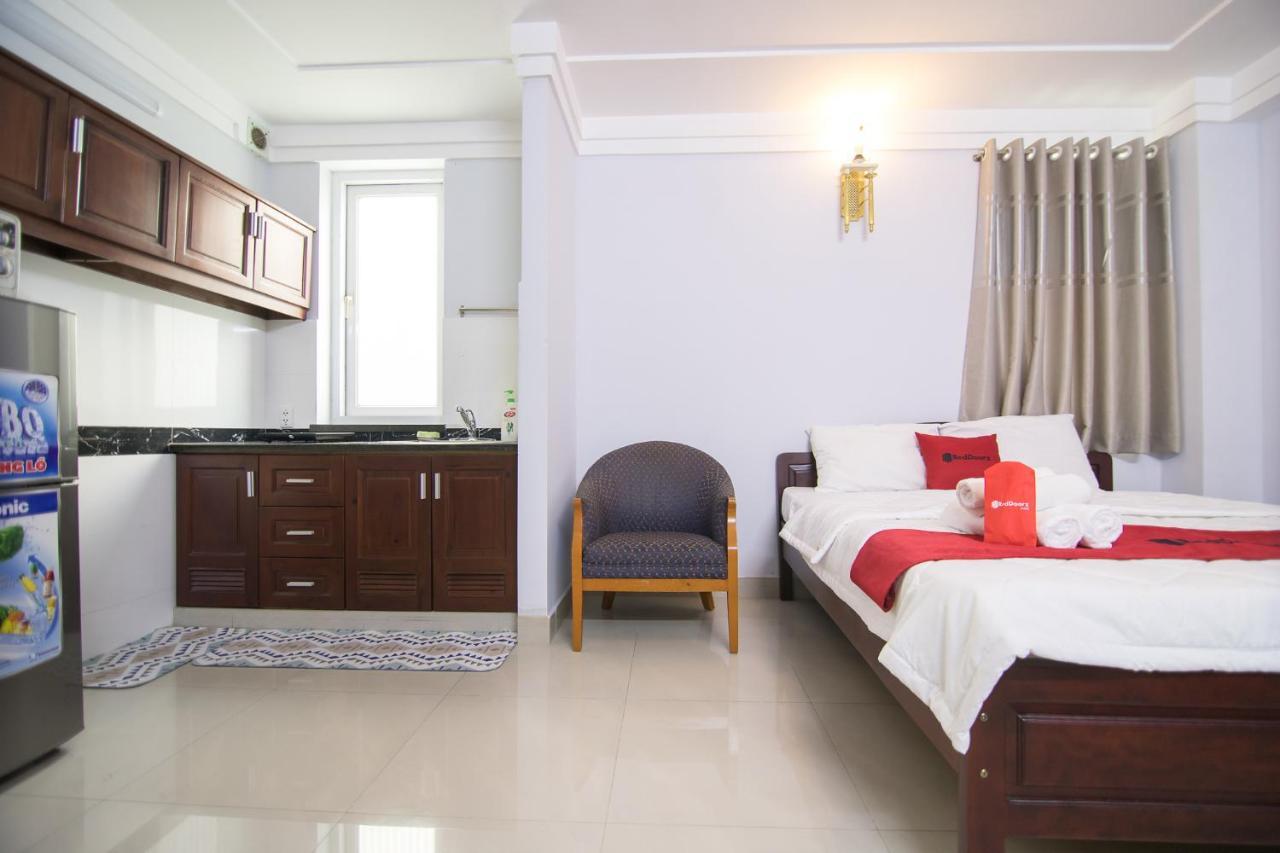Reddoorz Near Hoa Lu Stadium Ho Chi Minh-byen Eksteriør bilde