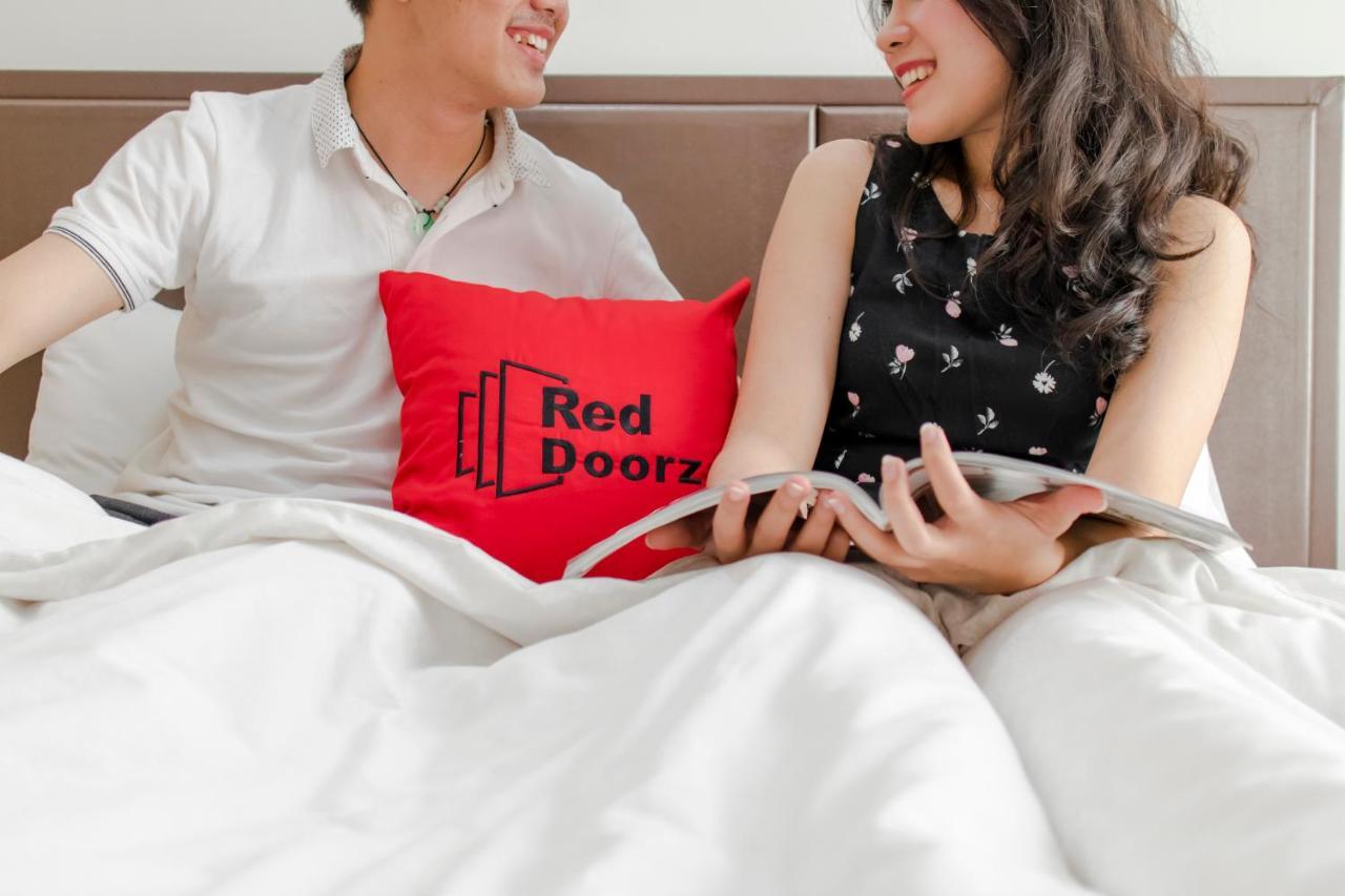 Reddoorz Near Hoa Lu Stadium Ho Chi Minh-byen Eksteriør bilde